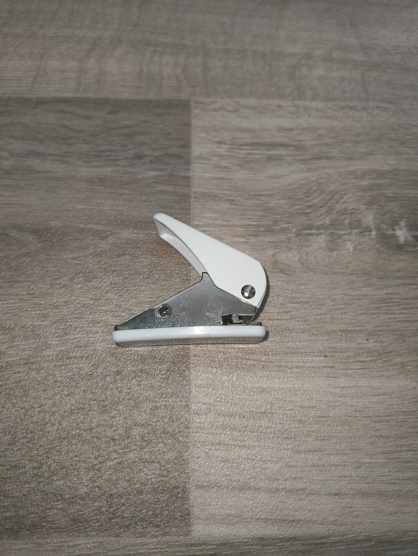Dart Flight Locher Weiß