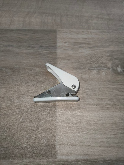 Dart Flight Locher Weiß